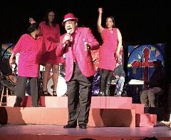 Review: Christmas favorites, talented performers highlight “A Merry, Merry McCree Christmas”