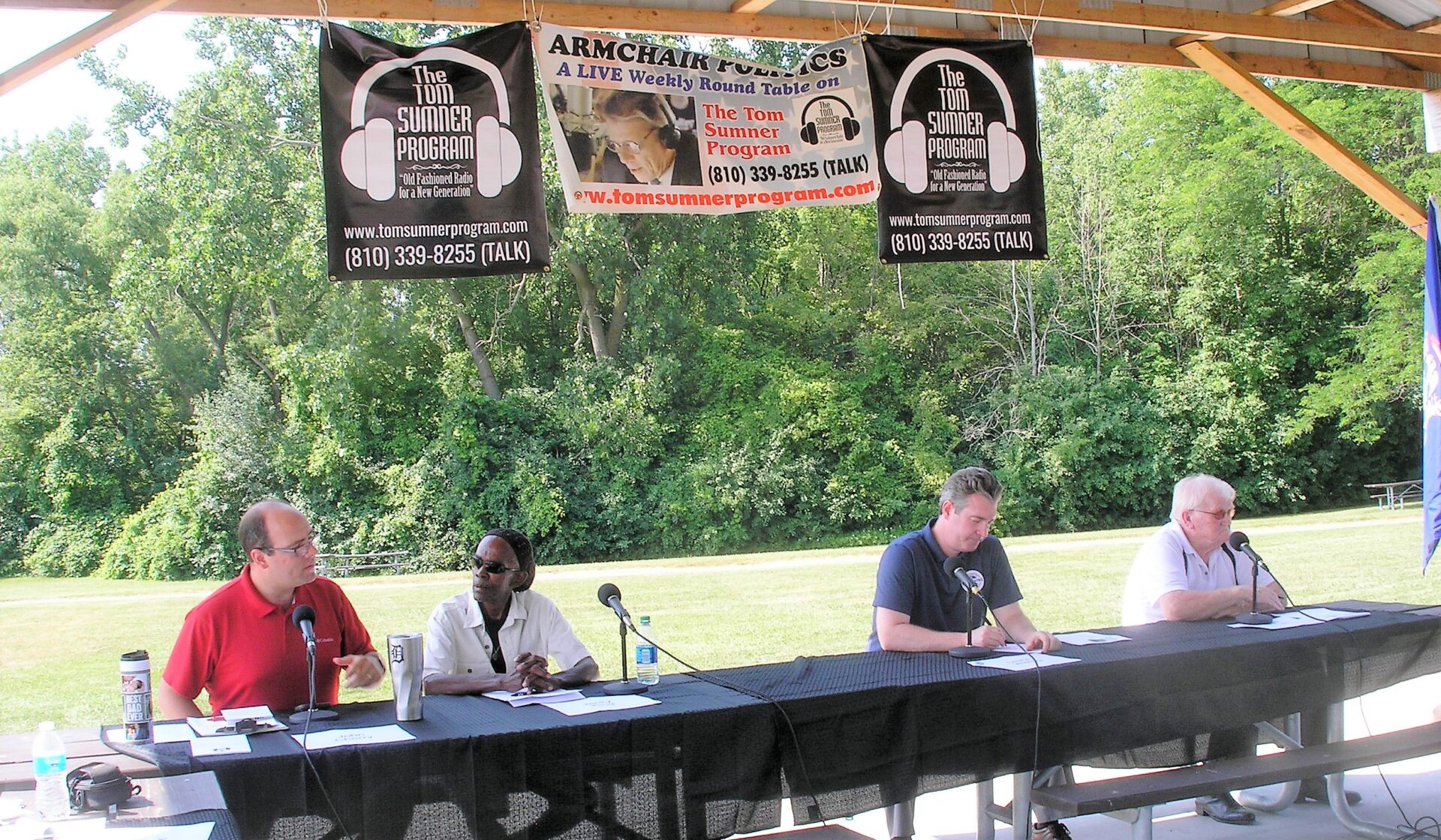 Hot day but few fireworks at Bluebell Beach 49th District candidate forum