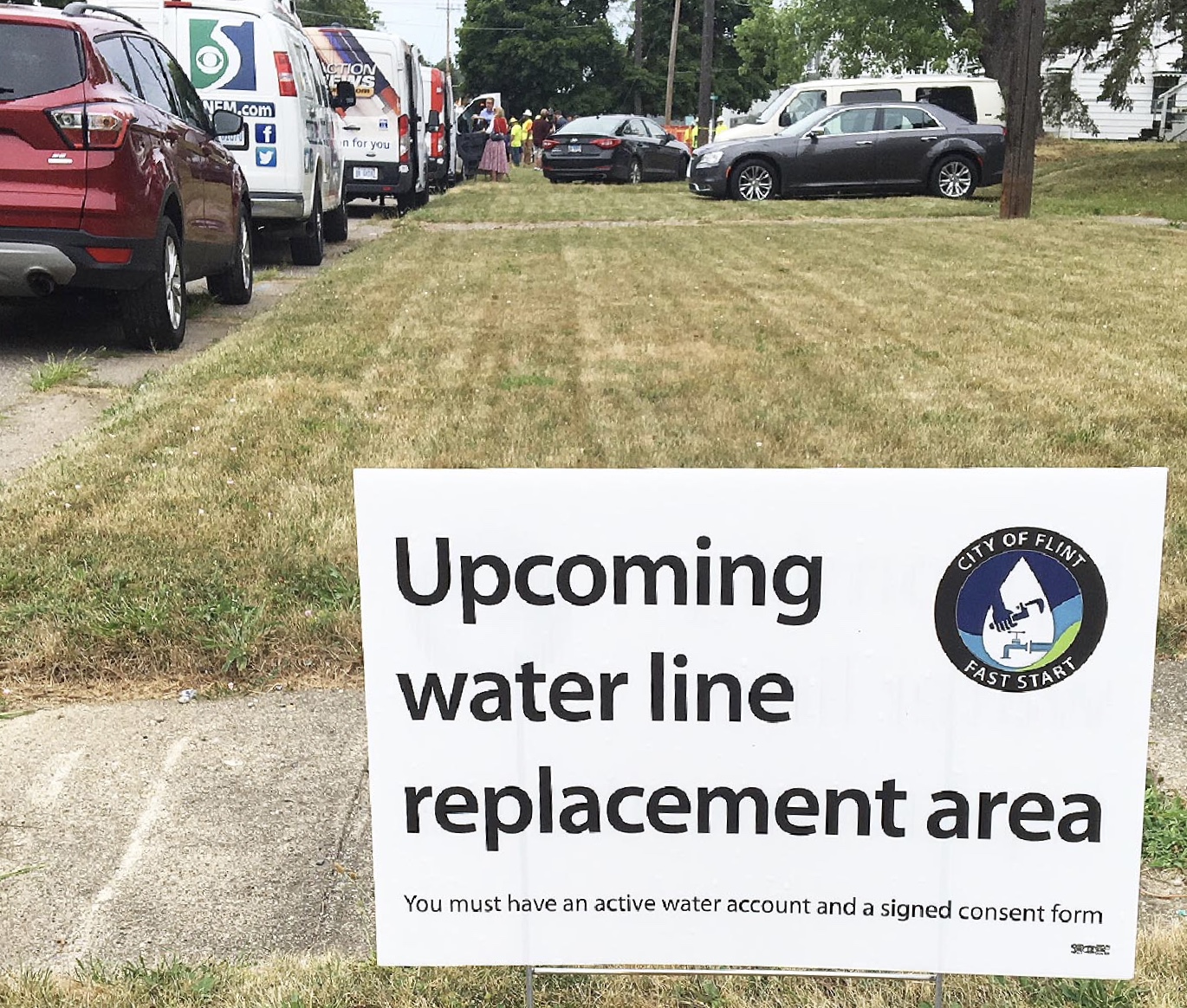 Congressional Democrats tour pipe replacement site, pledge ongoing support for Flint