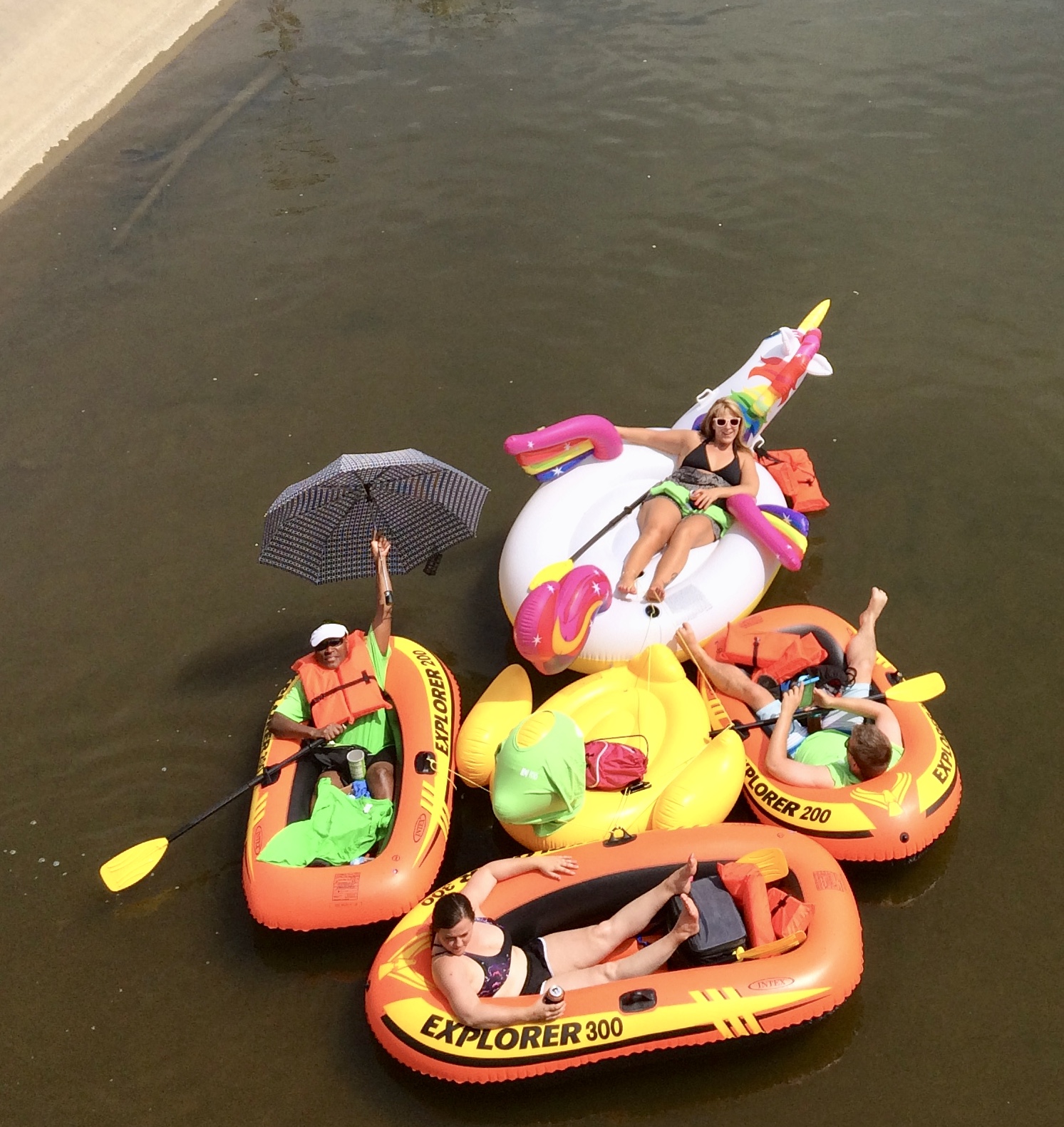 Flint River Flotilla draws 300 paddlers, “gazillions of beautiful