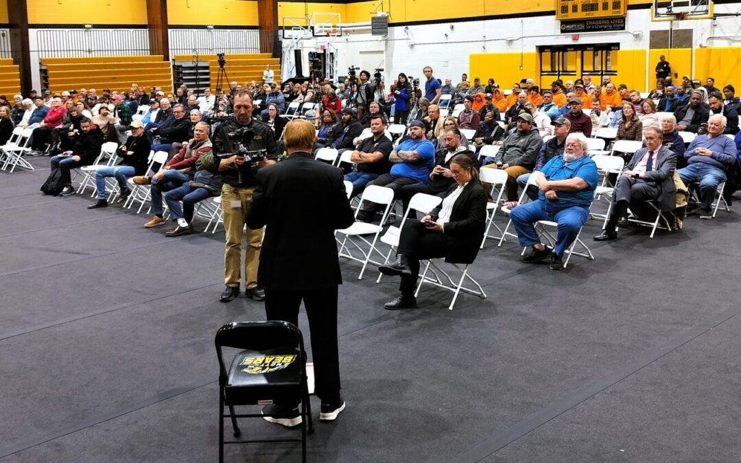 At megasite public forum: some mega differences, but a civil debate